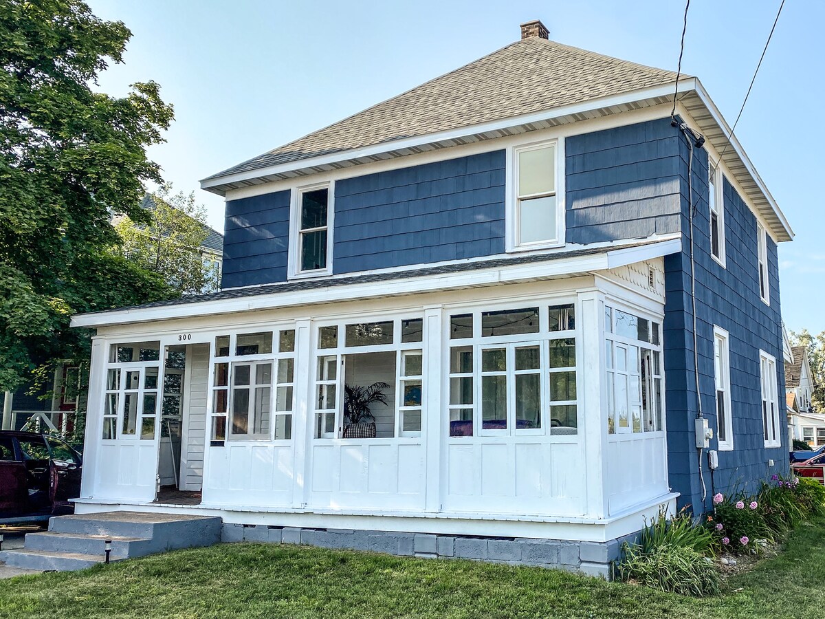 Cozy home near campus