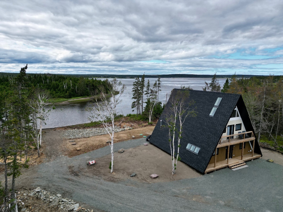 A Hütte waterfront grand A Frame