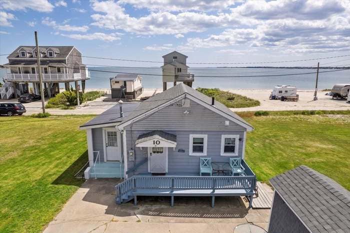 Ocean Breeze Cozy Cottage