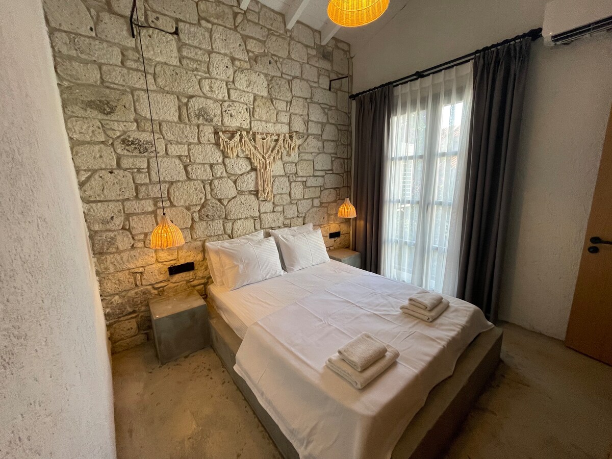 Alaçatı Köyiçinde Lüks Odalar-Rhea Boutique  Hotel