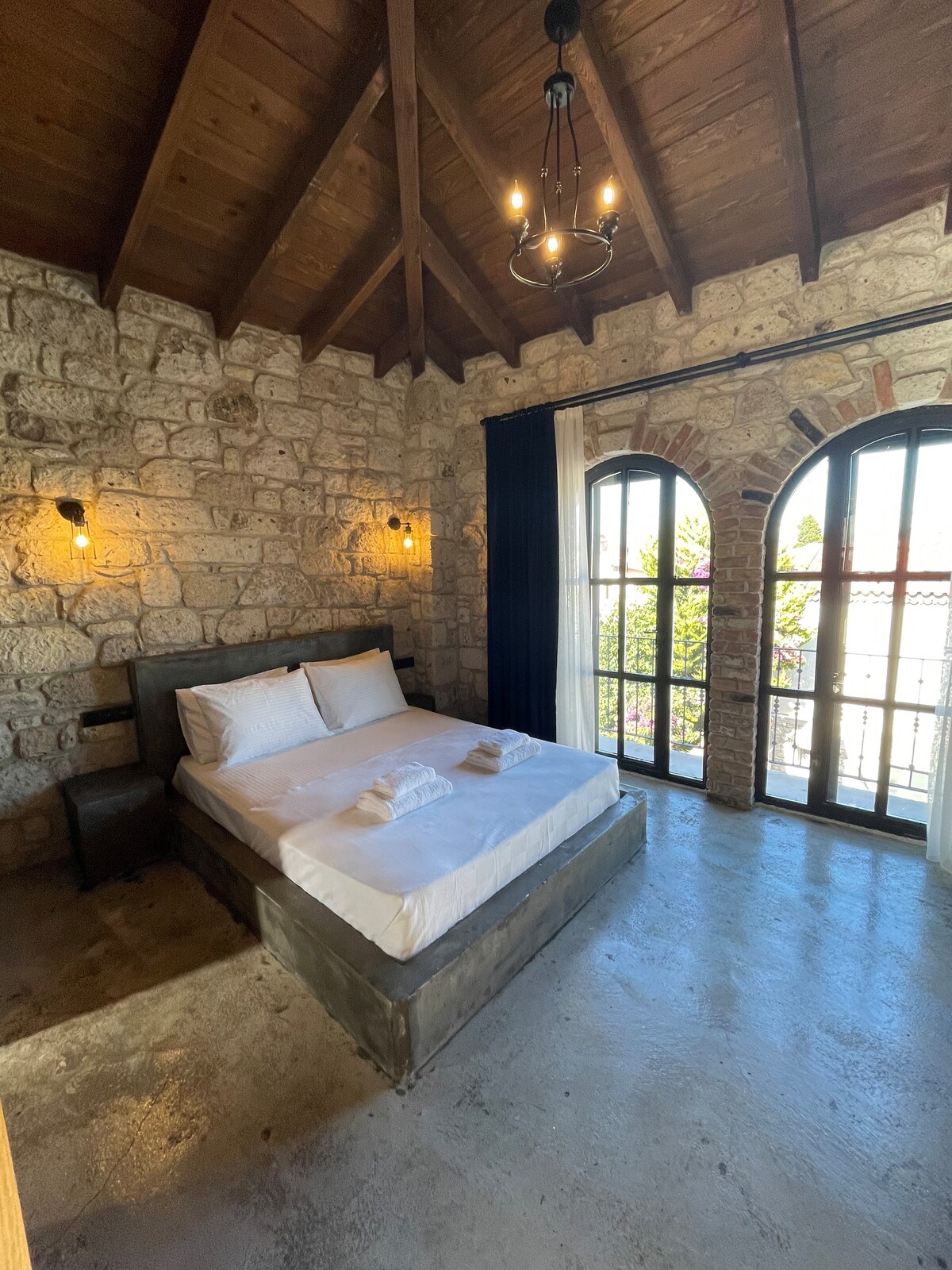 Alaçatı Köyiçinde Lüks Odalar-Rhea Boutique  Hotel