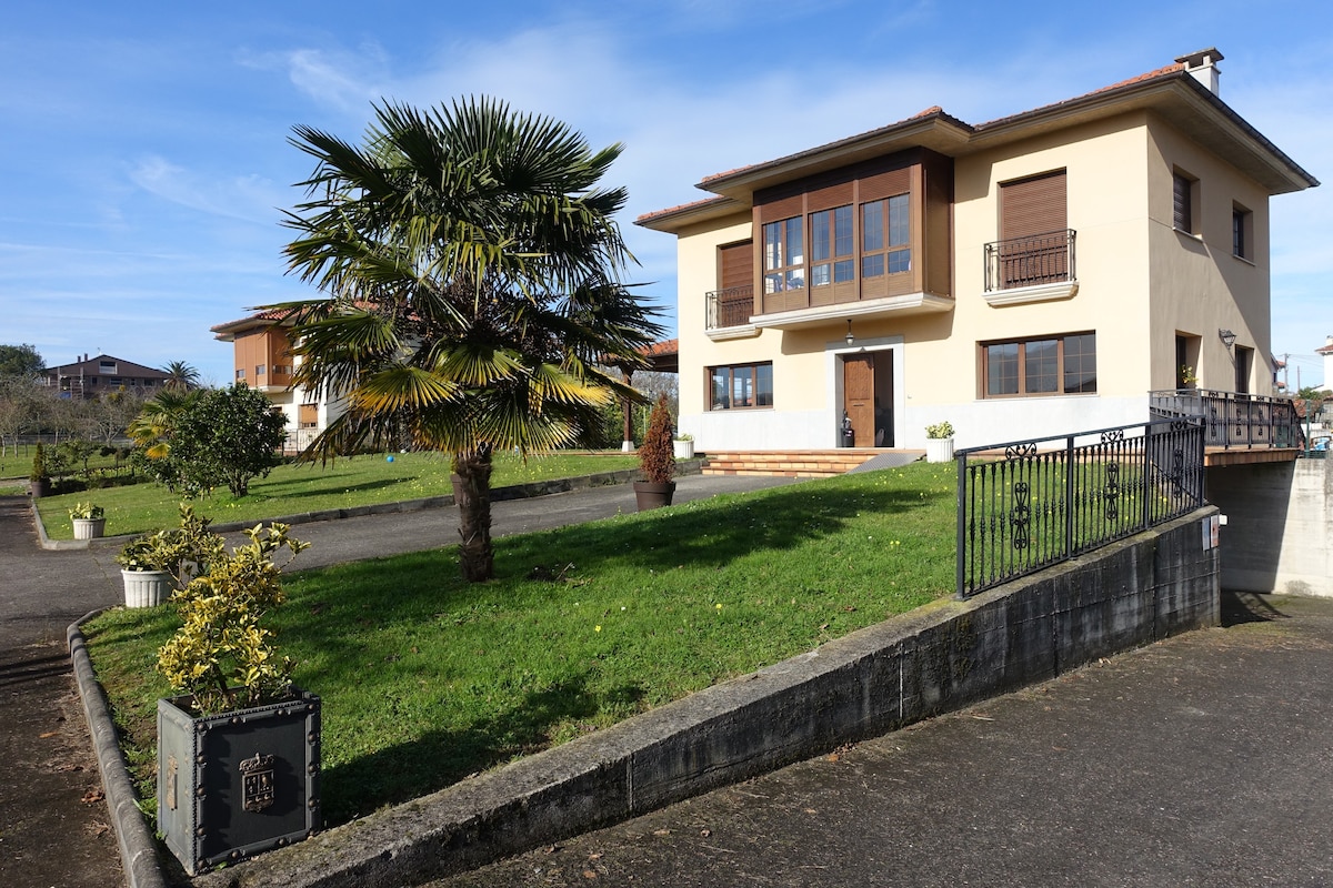 Casa magnífica en playa La Isla con vista al monte