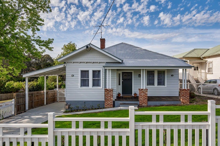 Cottage on the Corner