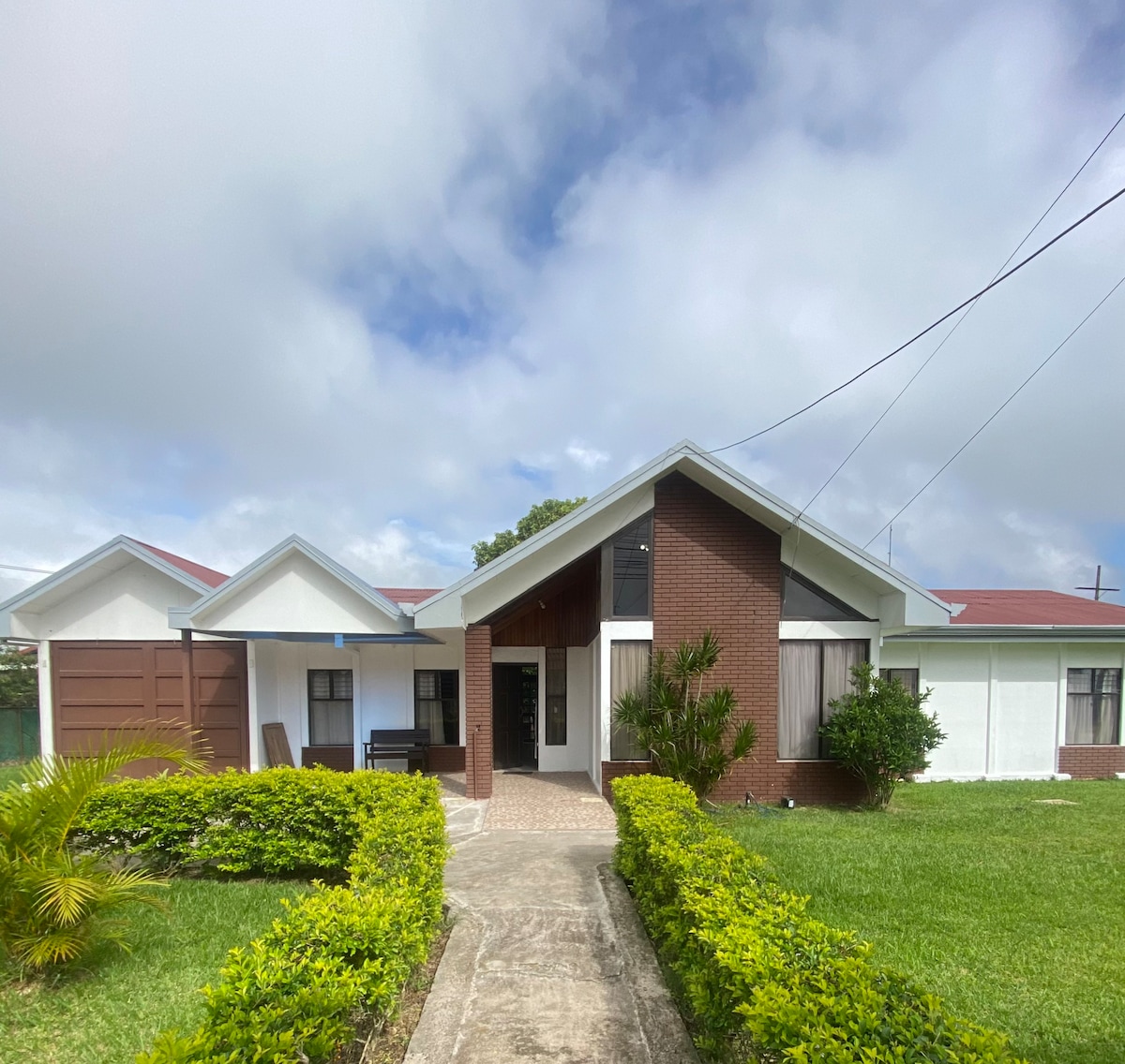 Charming bungalow (volcano view)