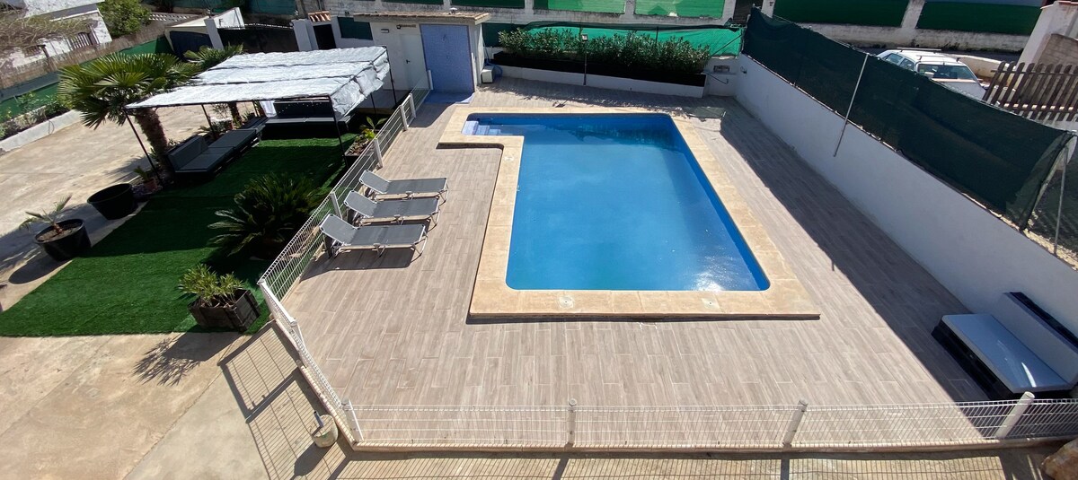 Chalet con piscina en Villamarchante.