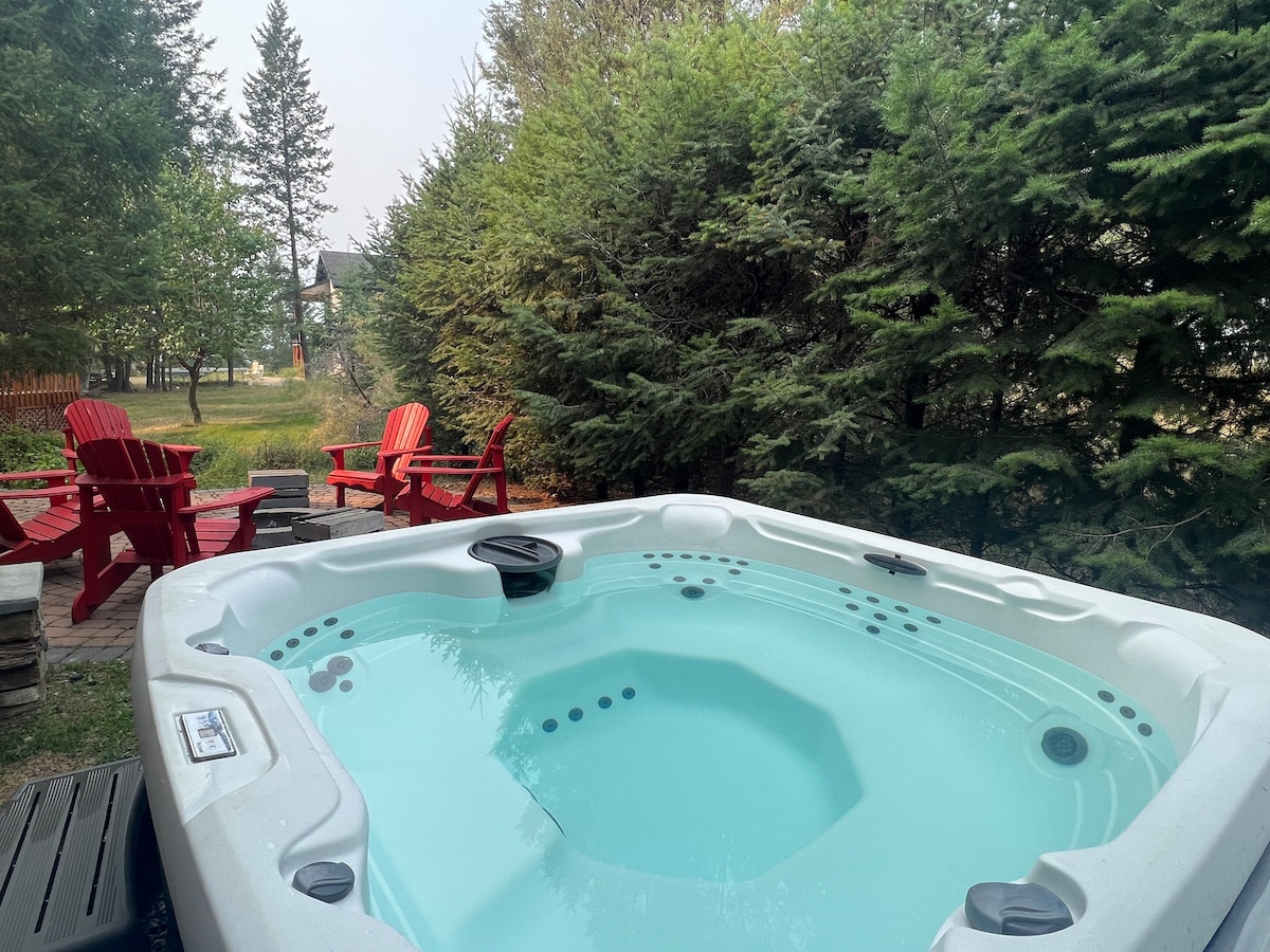 The Happy Place | Hot tub| Beach