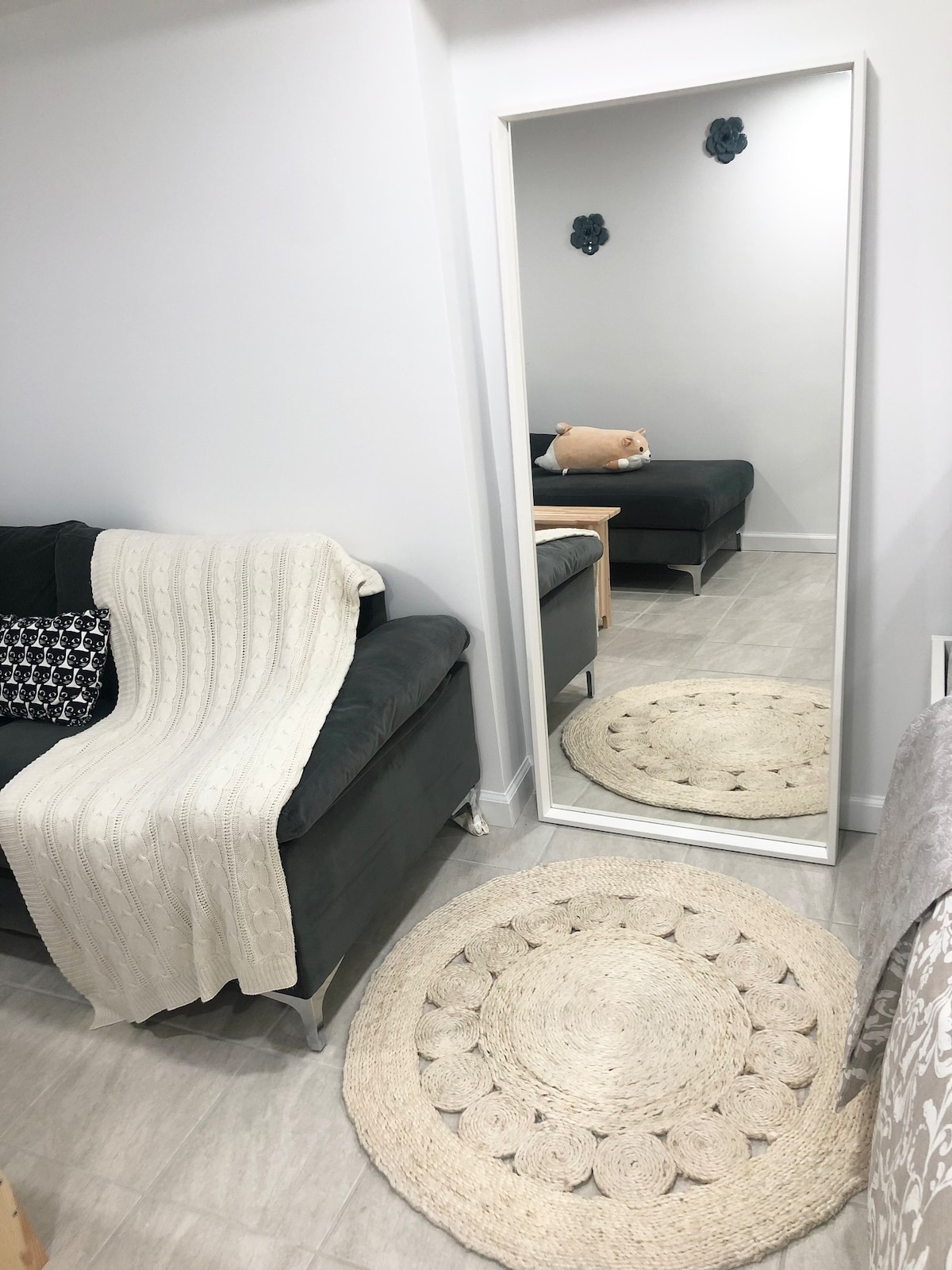 Private Room with Couch & Private Bath near NYC