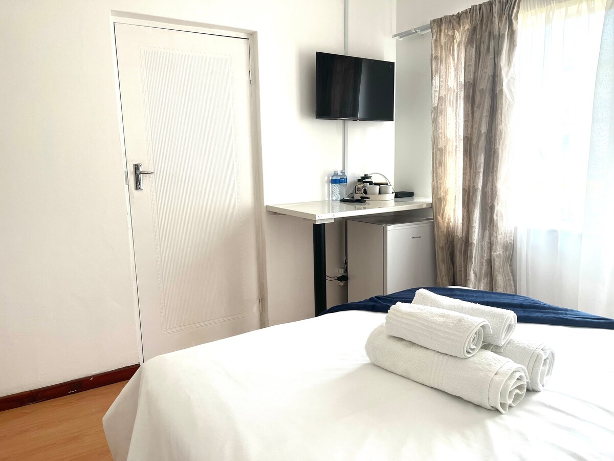 Comfortable Room in quiet suburb Fort Gale