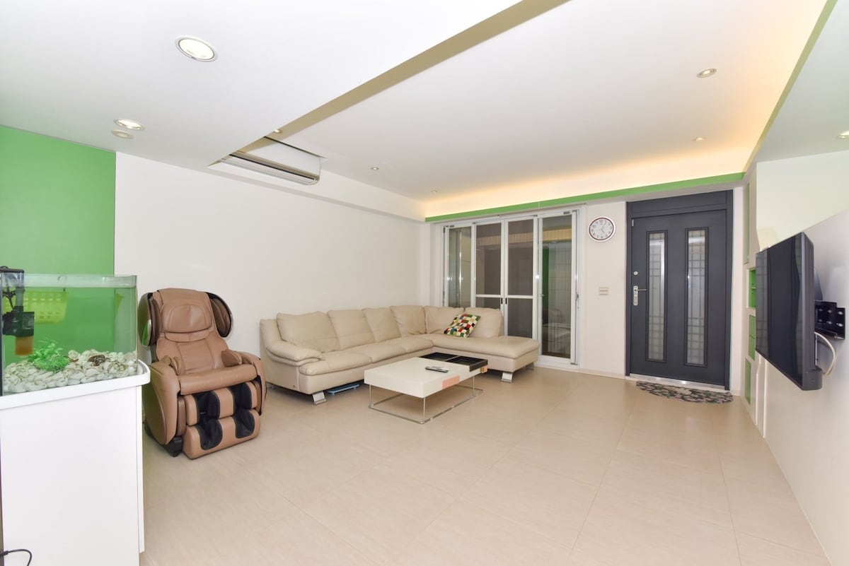 1/F apartment close to Shilin