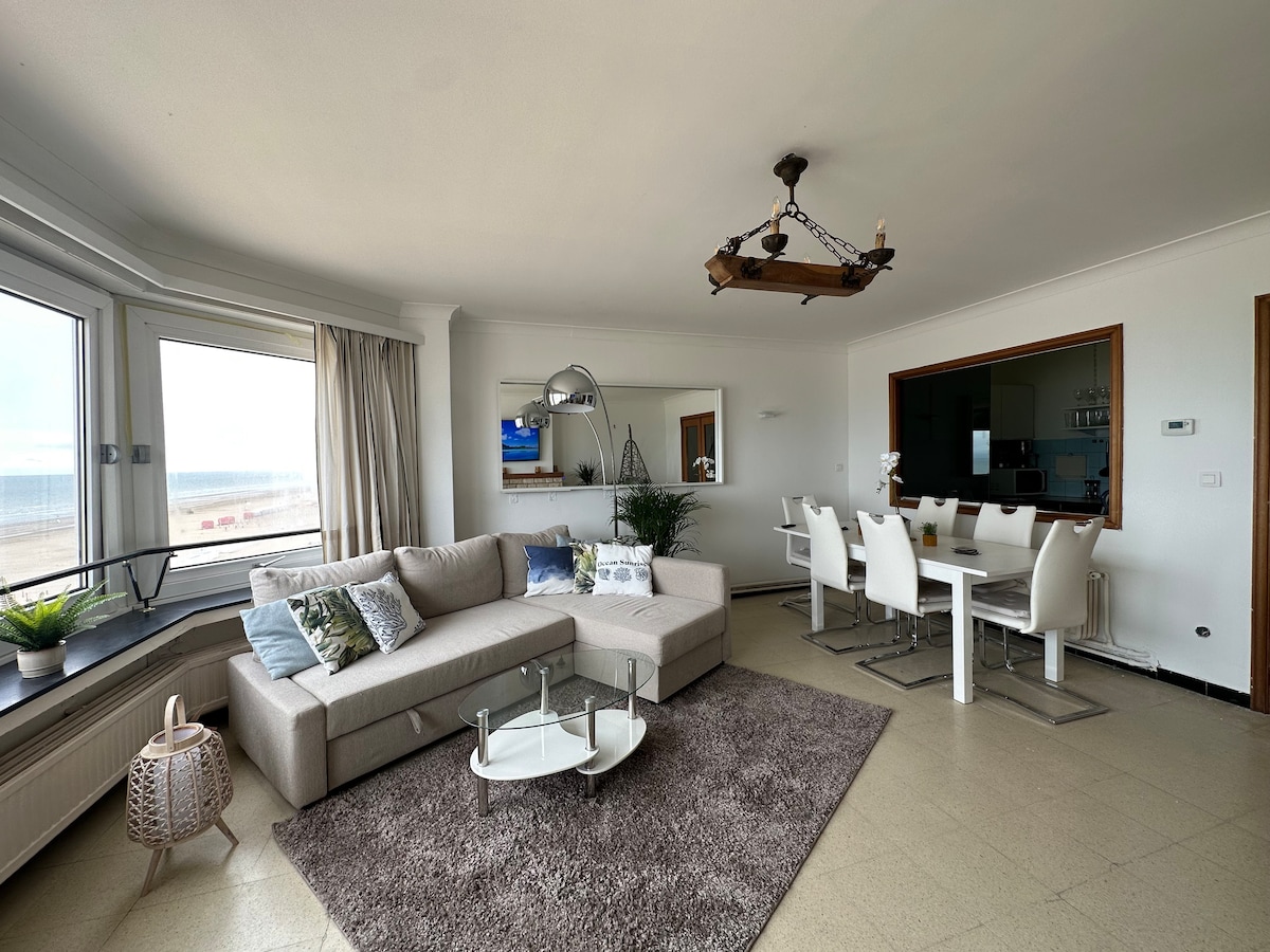 Seaside Serenity Gorgeous 3/2 Oceanfront Apartment