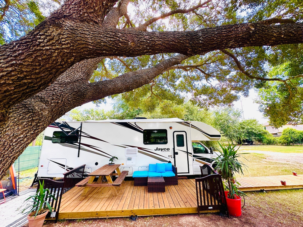 Glamping Oak ( RV Huong)