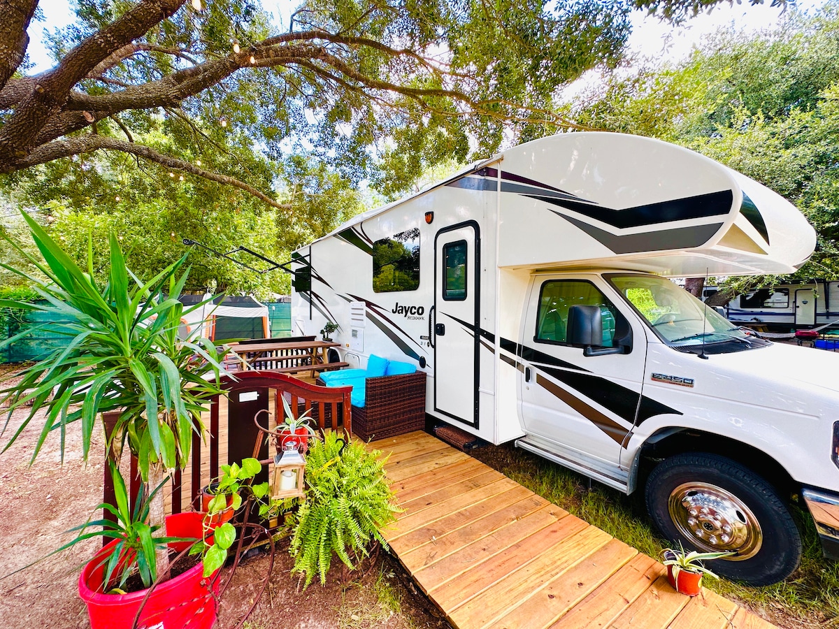 Glamping Oak ( RV Huong)