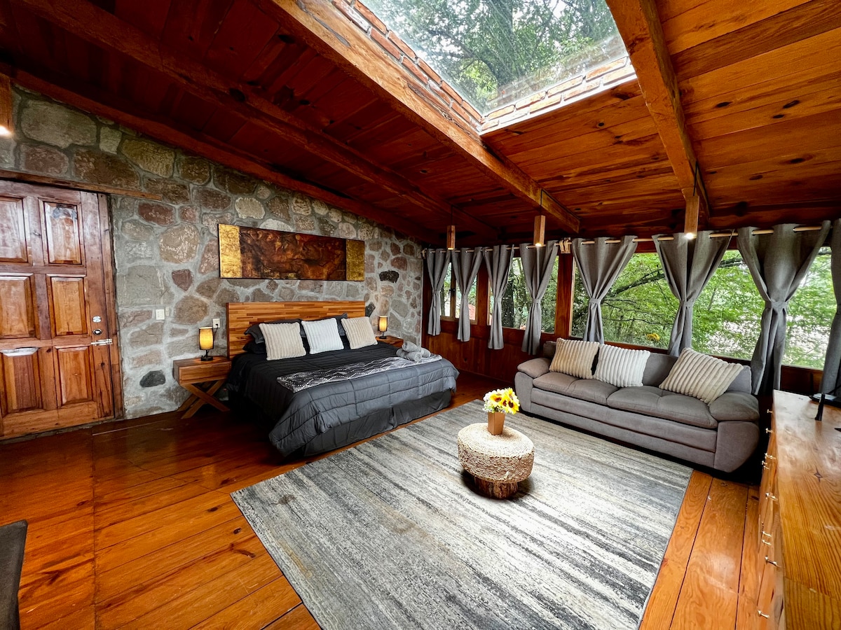 Divina Cabin in the Forest