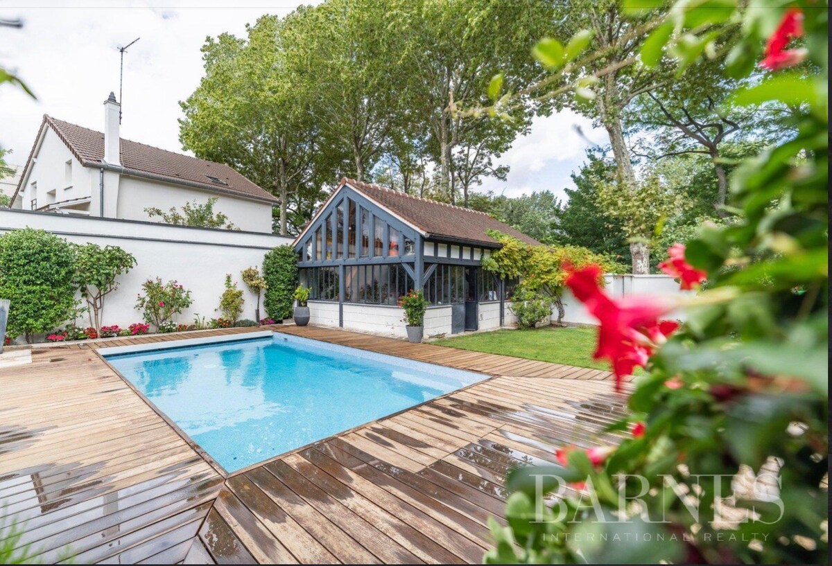 JO 2024 Villa de luxe Bords De Marne, Piscine.