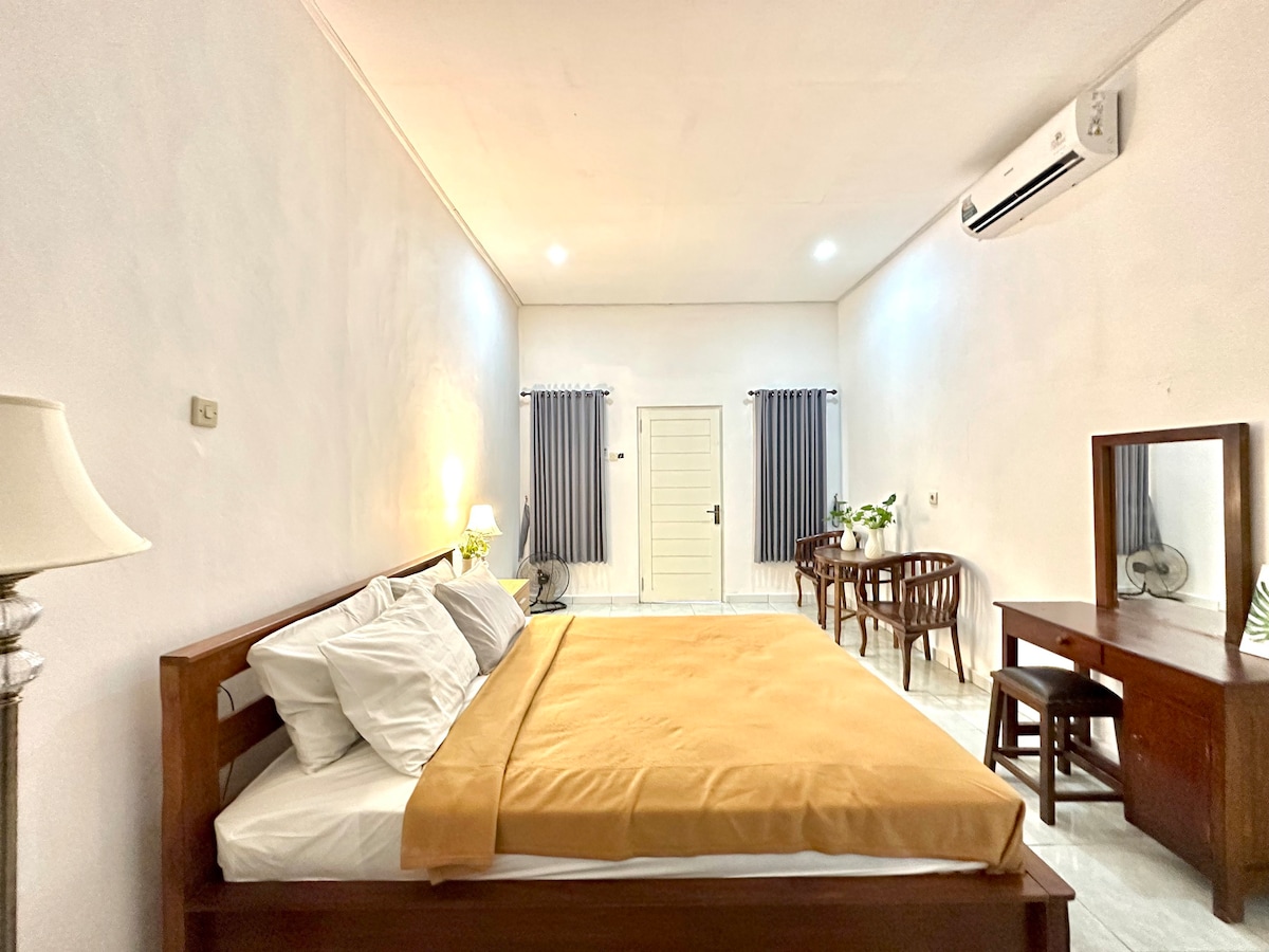 1宽敞的卧室靠近Nyangnyang海滩