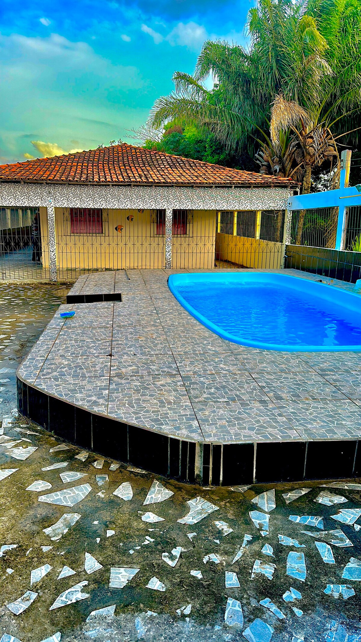 Casa com piscina perto da praia