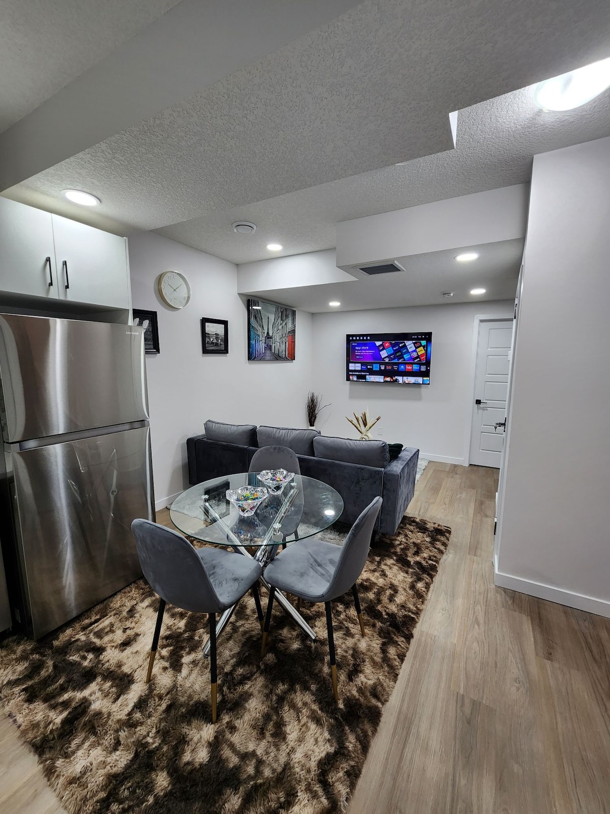 Modern 2 Bedroom Basement Suite at West Edmonton