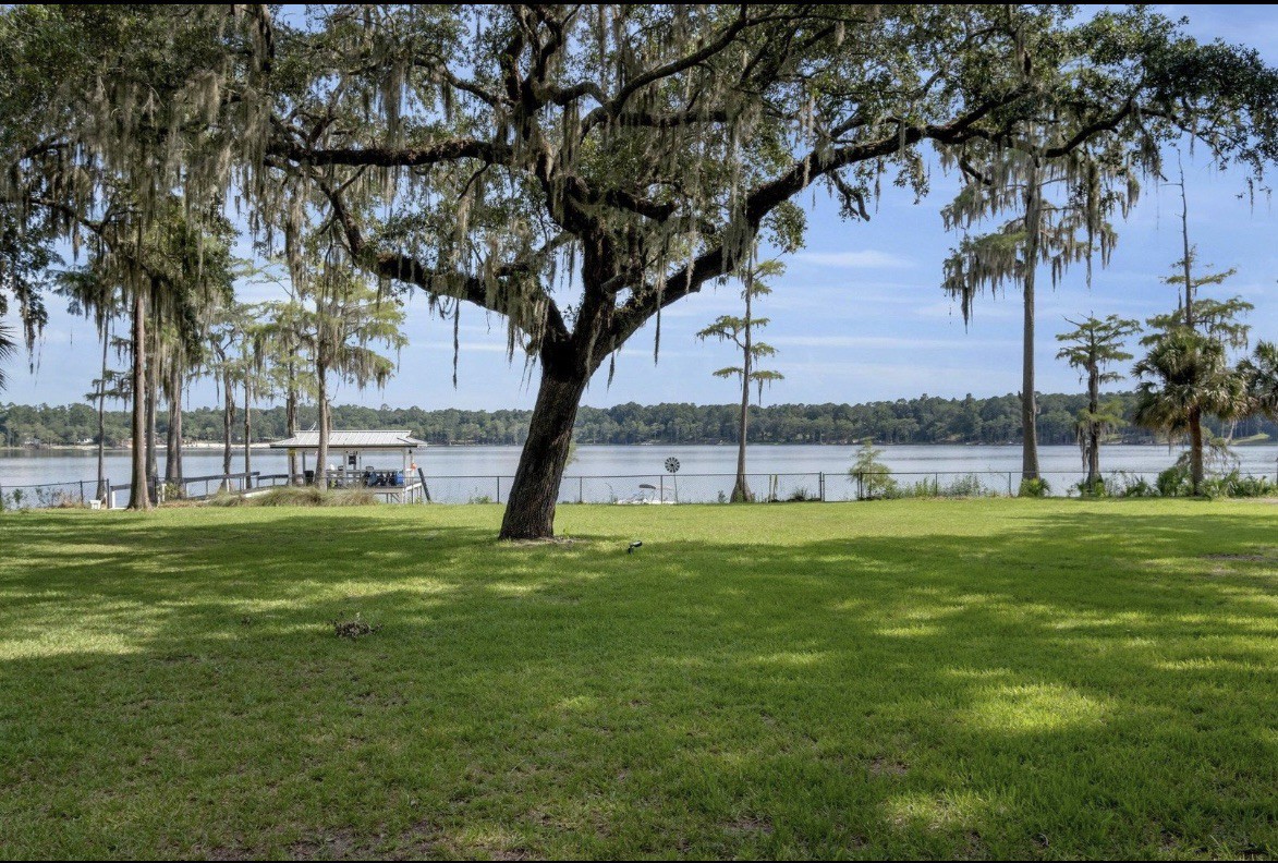 Exquisite Huge Lakehouse 3 miles to FSU & downtown