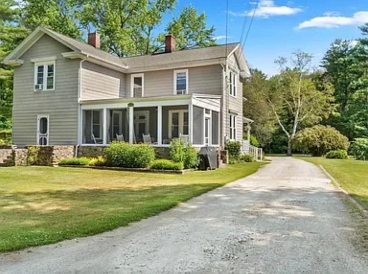 Historic house with pool 4 bedrooms and 3 bathroom