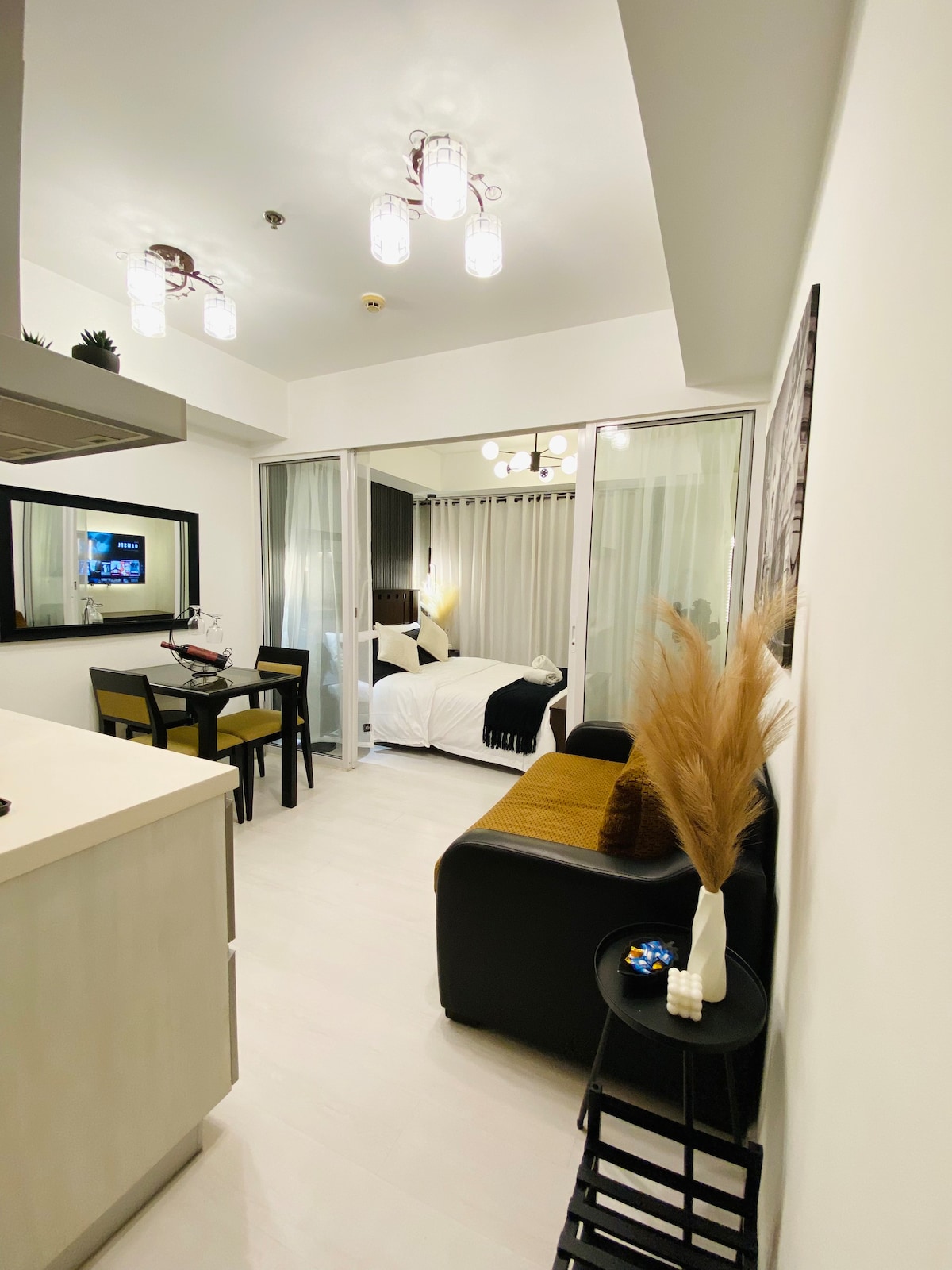 Apartment in Parañaque - Azure Urban Resort