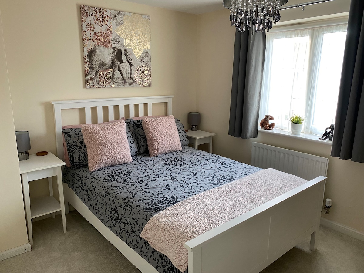 Lovely large double room