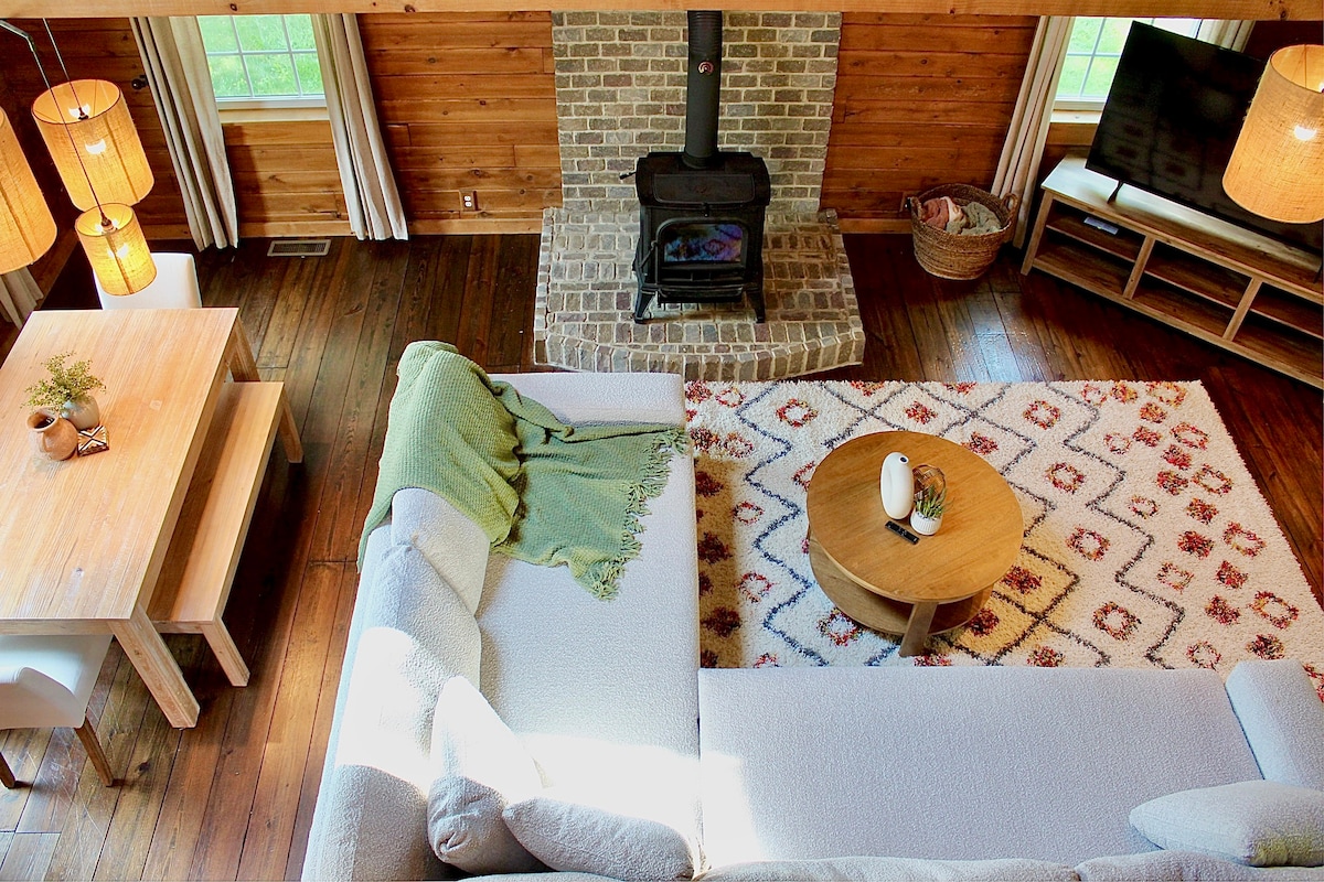 Oak Tree Cabin with Hot Tub