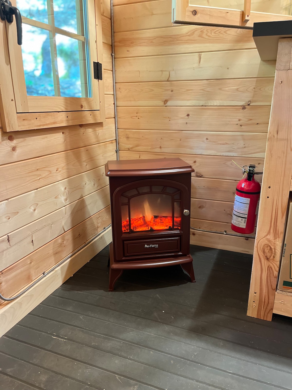 Magical bunkie in the woods!