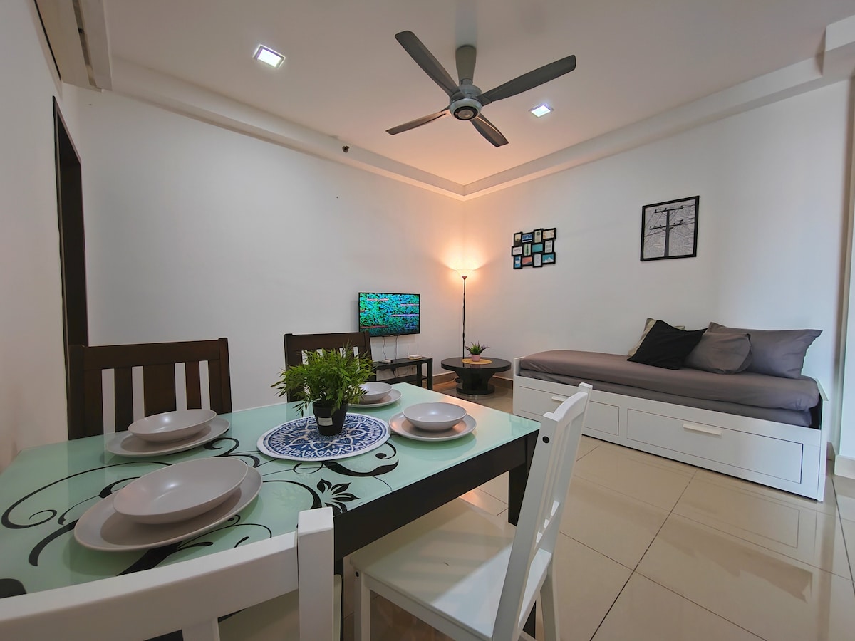 Shaftsbury Cyberjaya 1 BR w Netflix & Wi-Fi