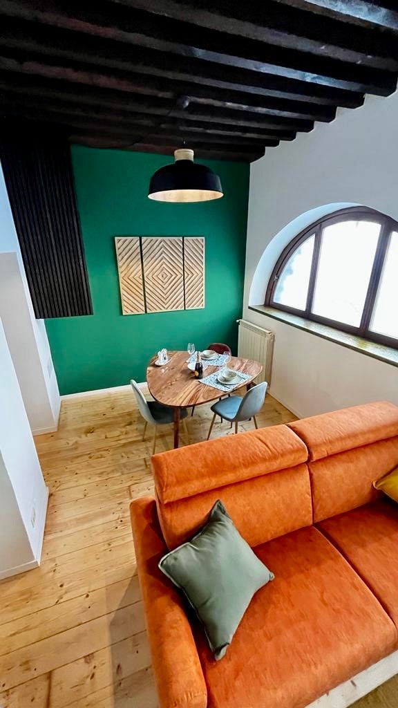 Charming Flat on the Canals of Milan's Naviglio