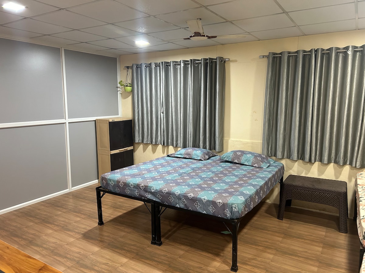 Air Conditioned Room In A Bunglow