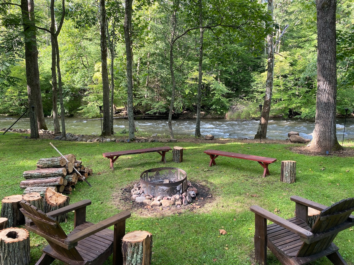 Private Riverfront beach in Damascus VA