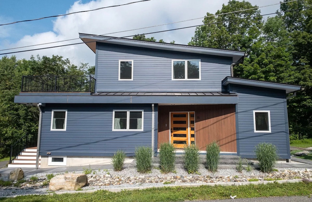 Modern Berkshire Lakehouse