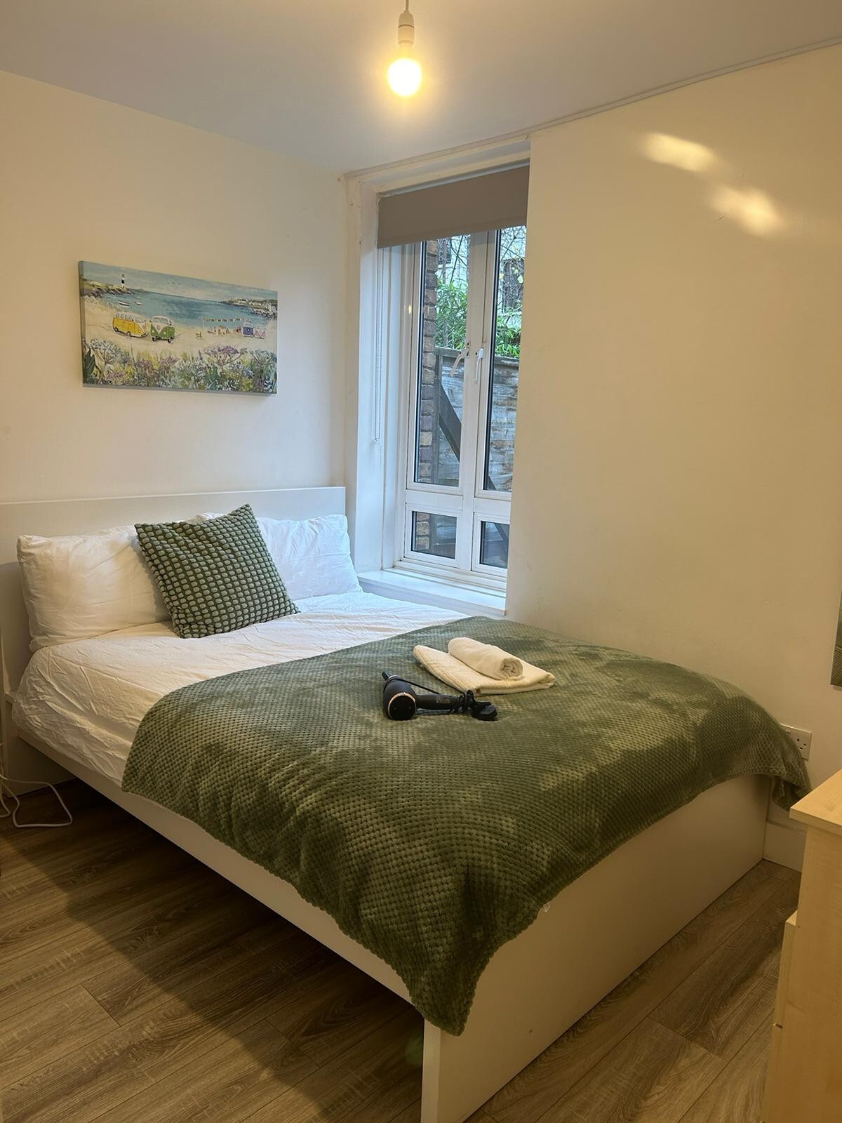 Private Double Bedroom in Euston/Square (2)