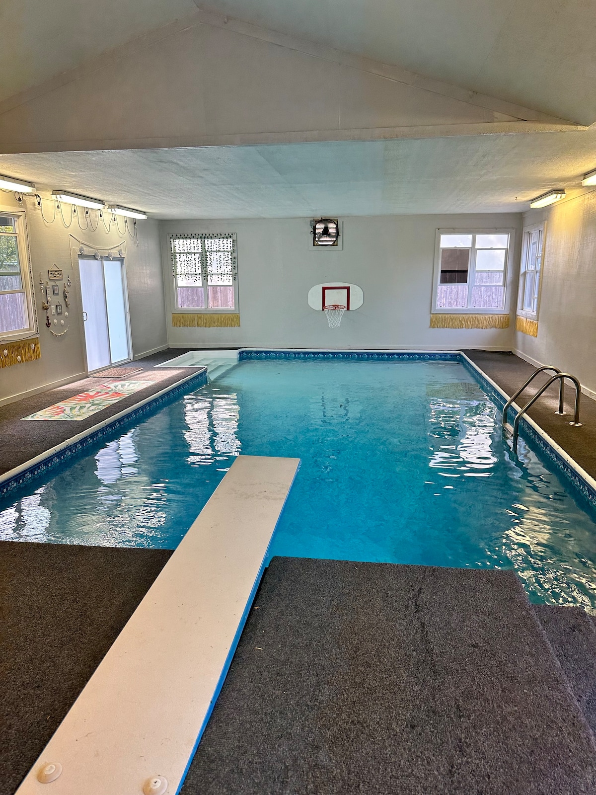 Indoor Pool room for Parties