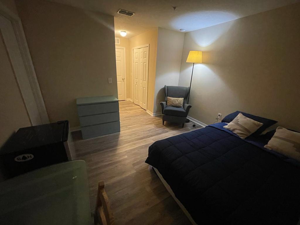 20 min to MCO/5min-UCF -Private Room and bathroom