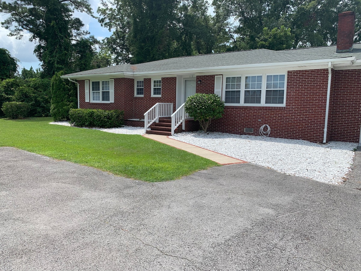 Coastal Cottage- 10 minutes from Camp Lejeune