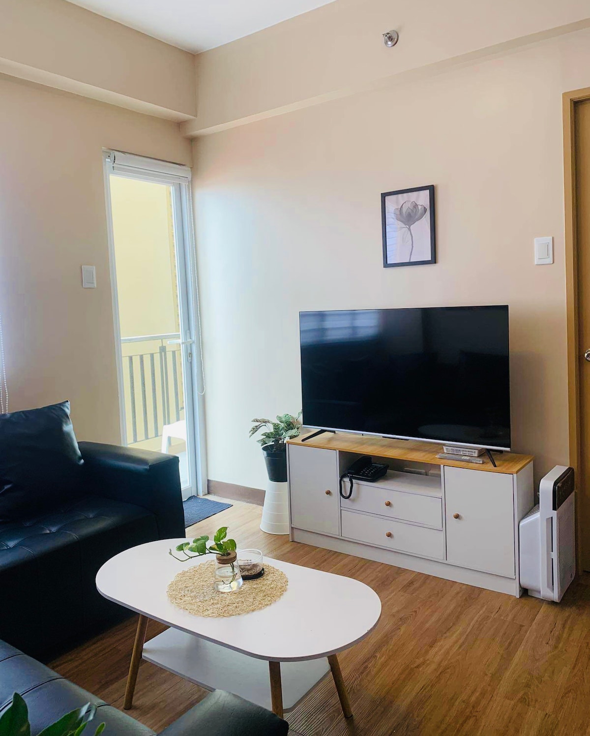 JDS-Spacious | FREE Parking & Pool |  Near Airport