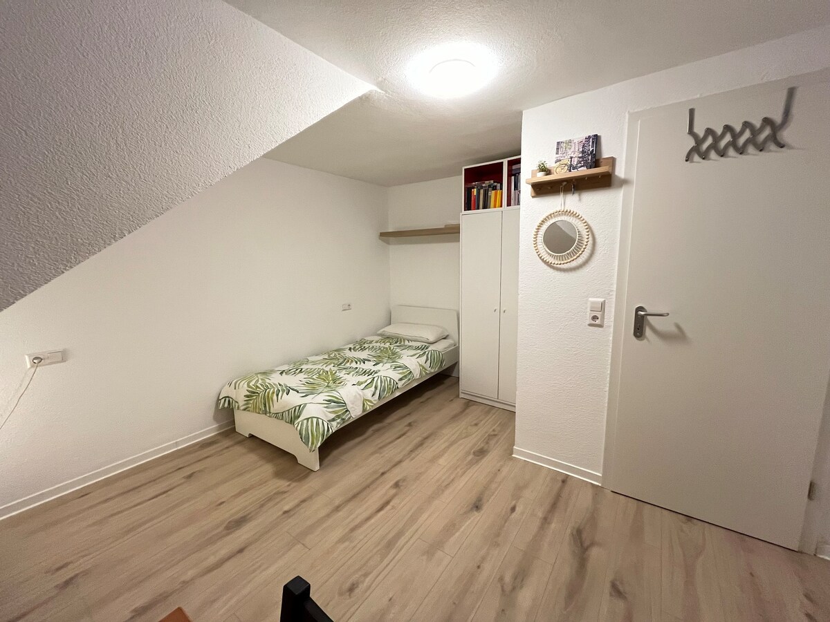 Simple room next to the metro station