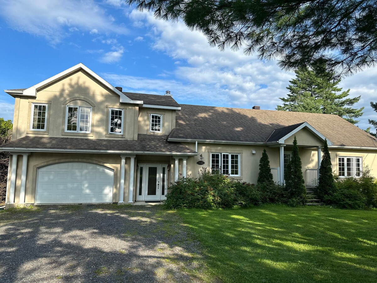 Maison au Bord du Lac Magog Location au mois