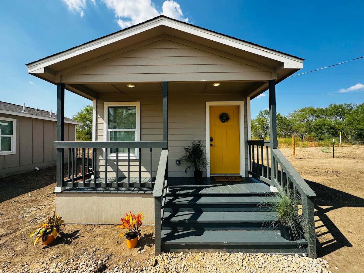 Lovely Cottage by TX A&M & Palo Alto College