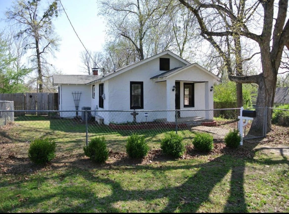 "The 1948." Next to NSU!  Quiet-Cozy-Convenient!