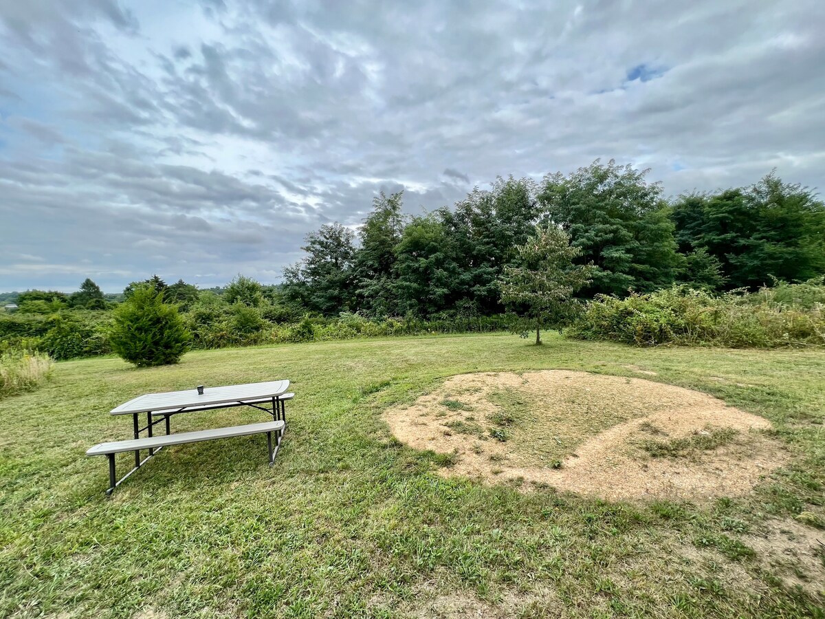 带火坑的山坡露营地！