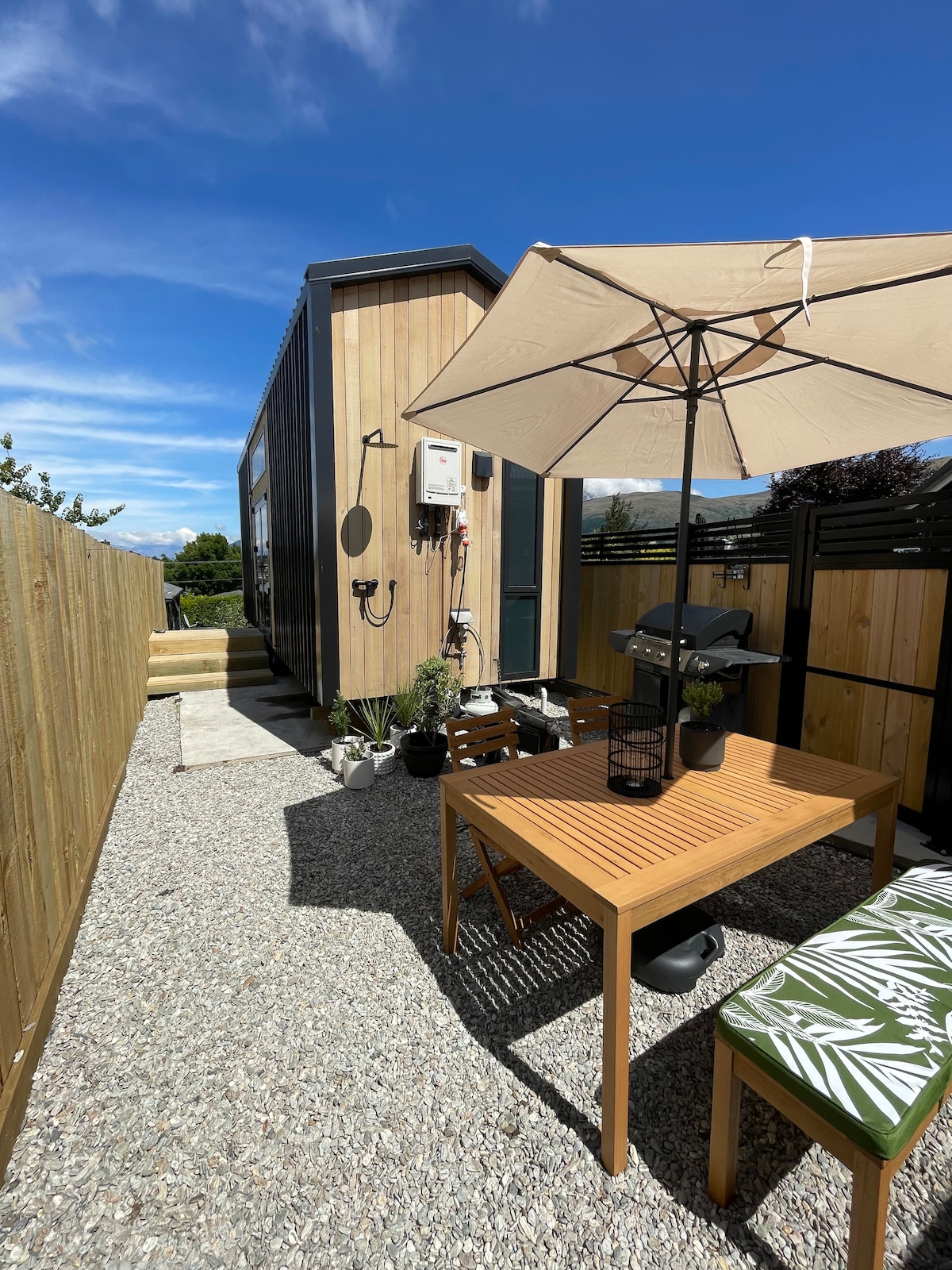 Tiny Home Haven in Queenstown: Cosy Retreat!