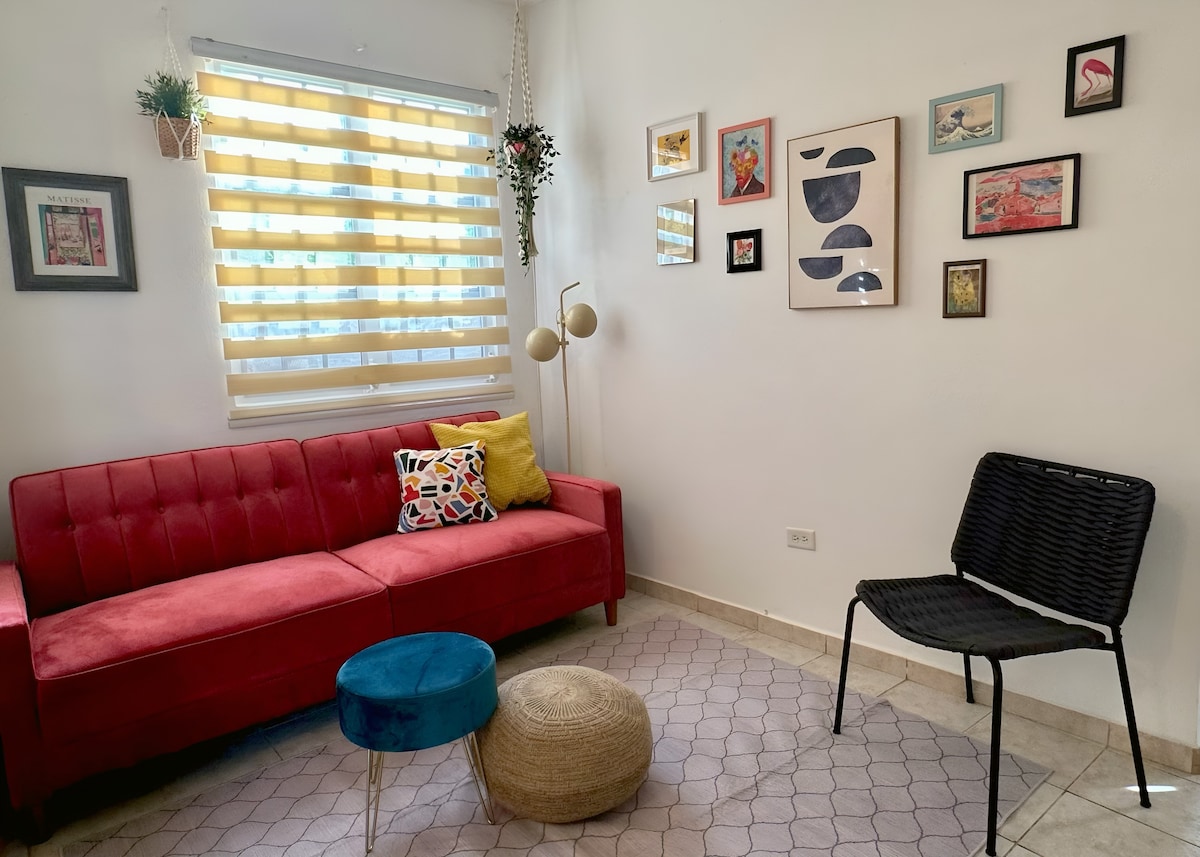 Cozy & Private with Working Space in Barceloneta