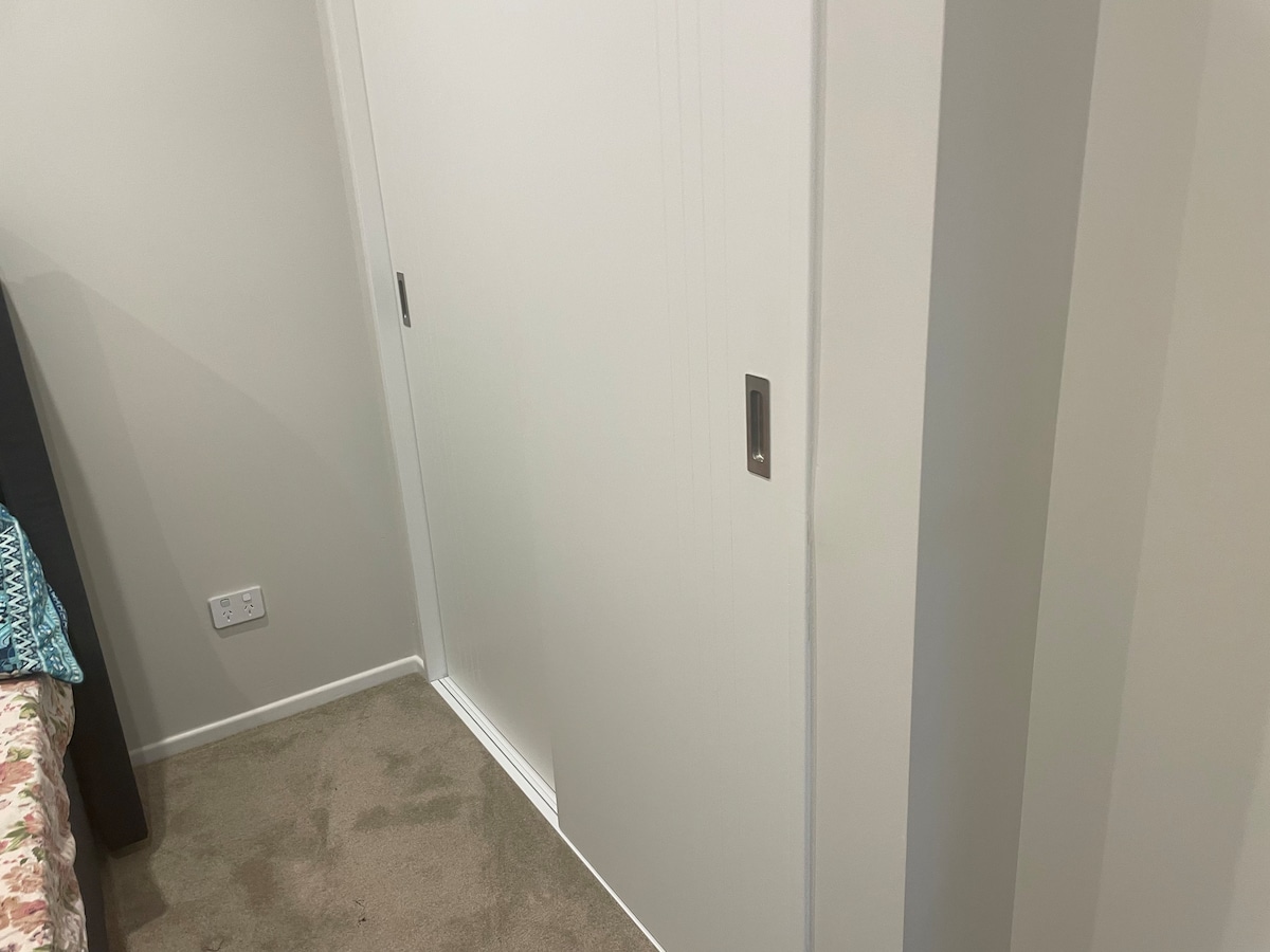 Room near to Auckland Airport in Papatoetoe