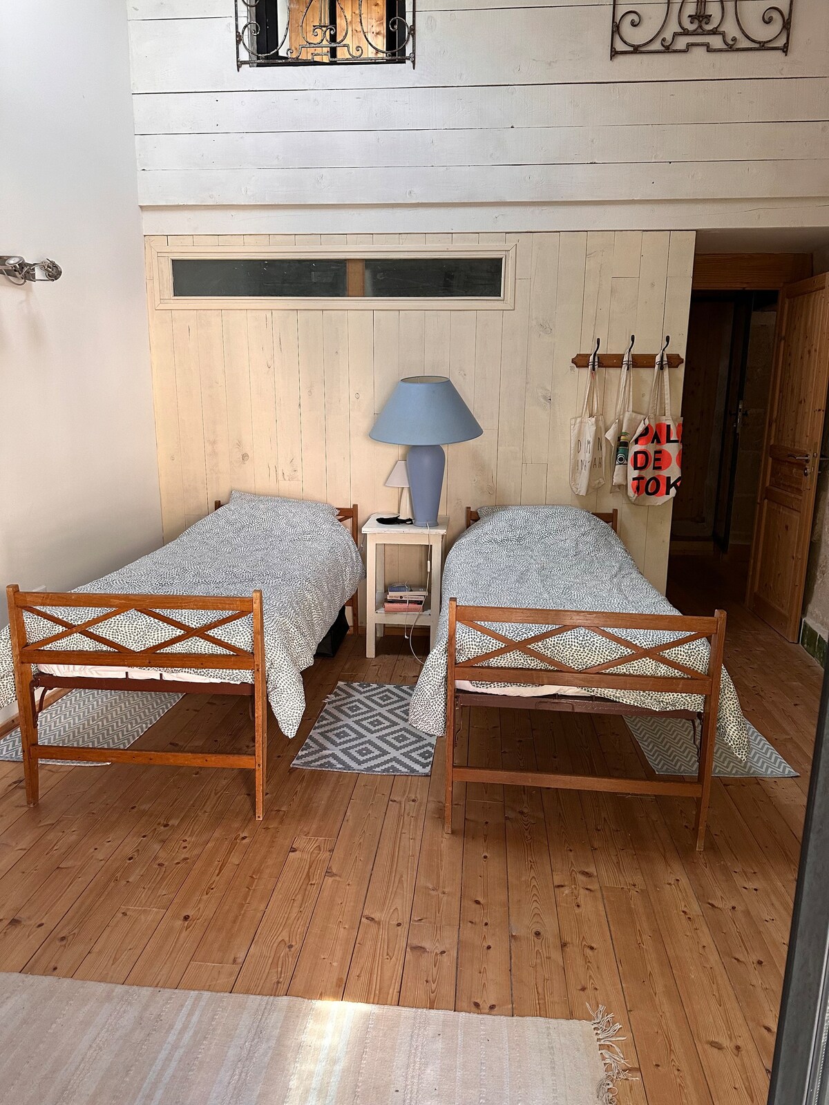 Chambre 20m2, possibilité massage holistique