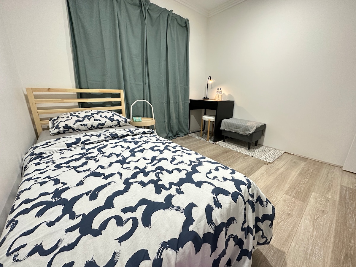 Single Room near Curtin Uni No.4