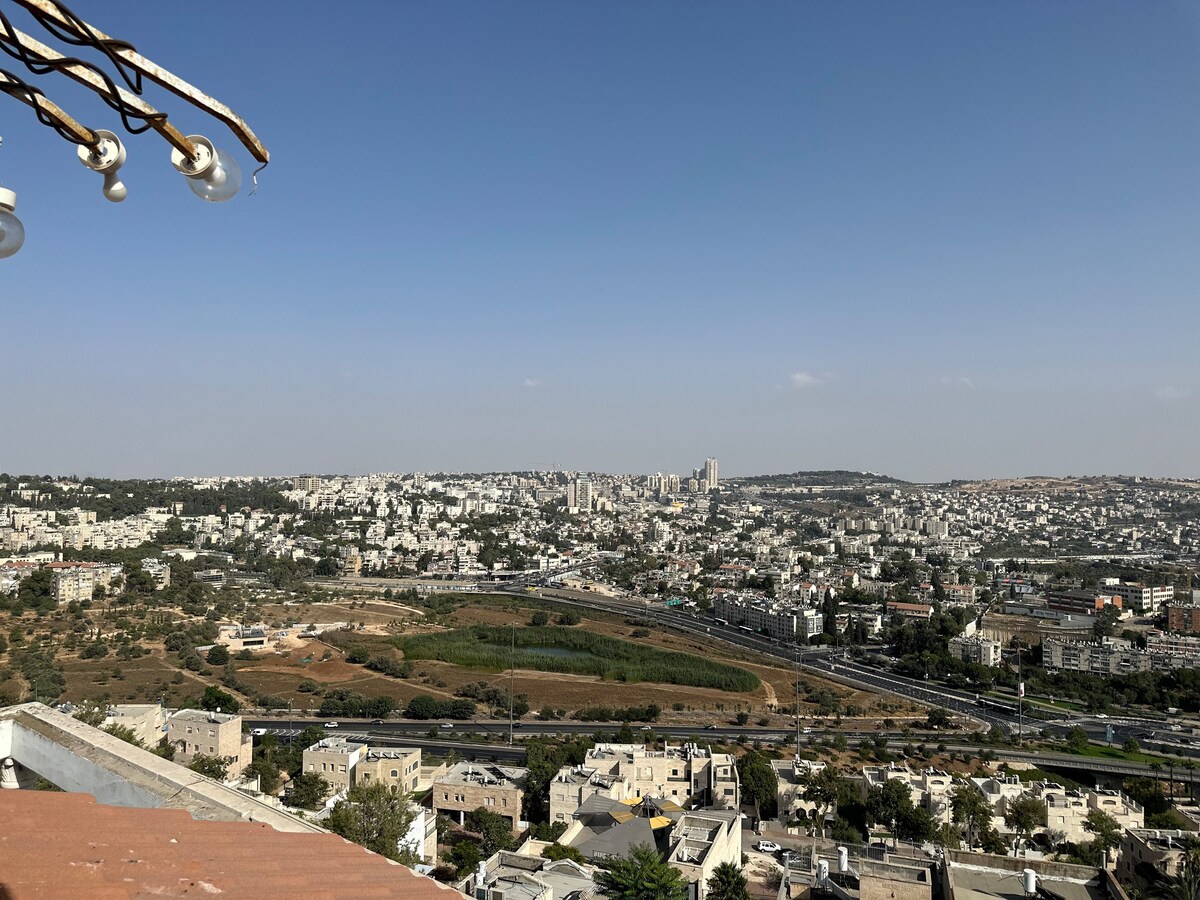 בית וגן וילה  Bayit VeGan Villa in Jerusalem