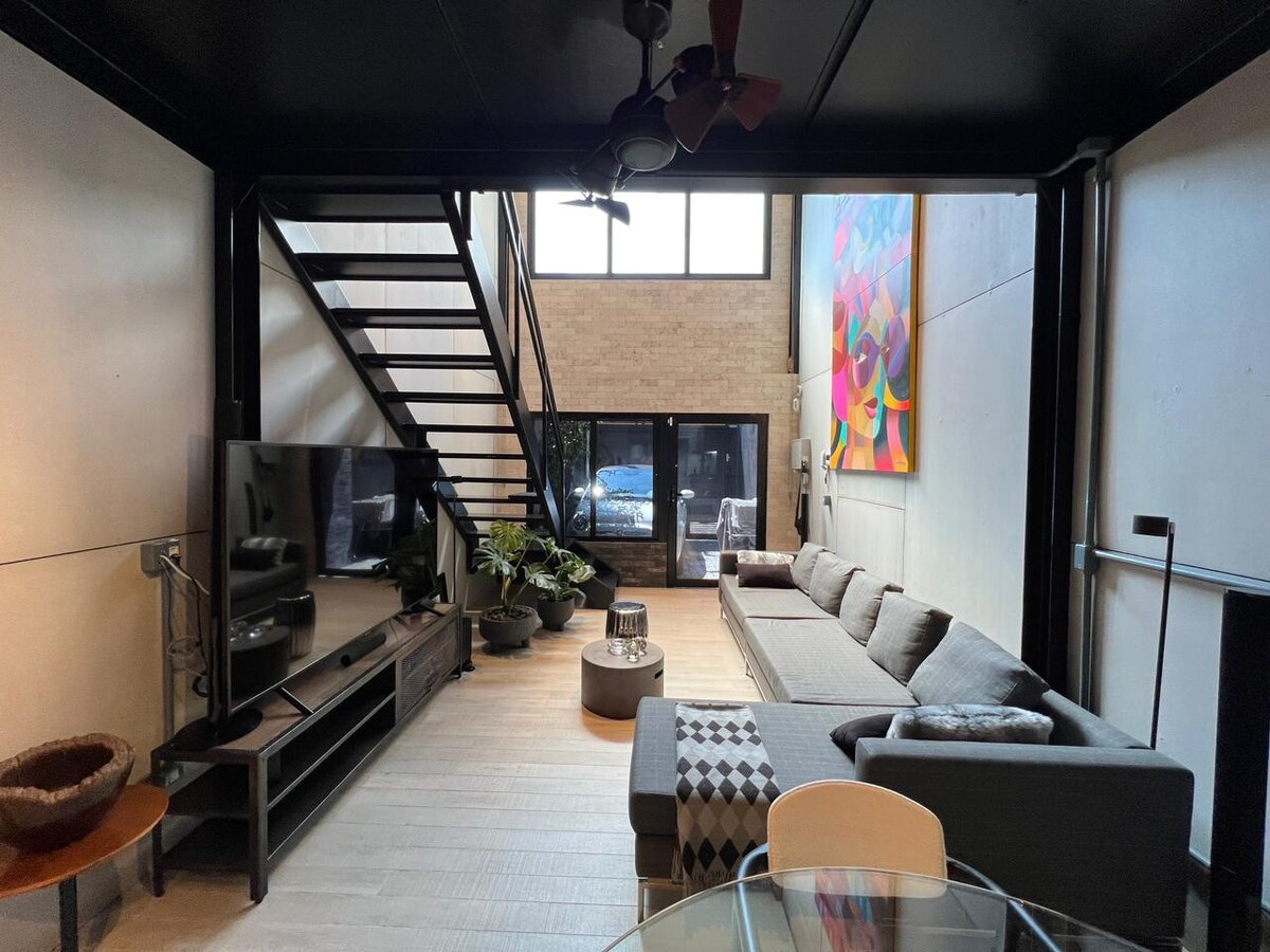 Casa estilo loft industrial no bairro Higienópolis