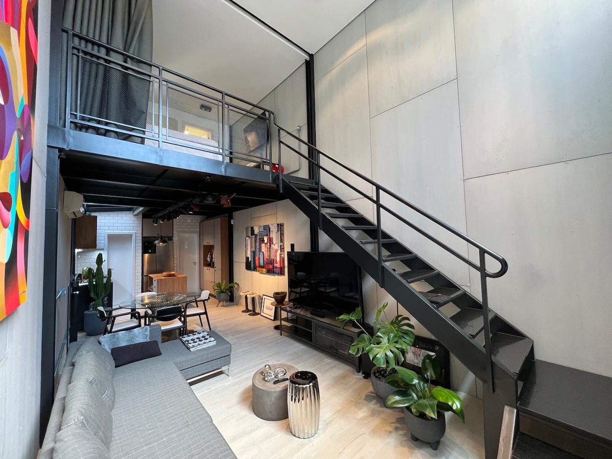 Casa estilo loft industrial no bairro Higienópolis